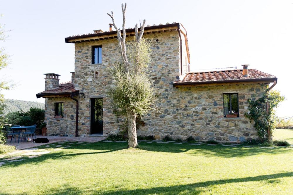 Villa Privata Con Piscina A Riparbella Кастеллина-Мариттима Экстерьер фото